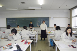 外部講師を招いて漫画講座